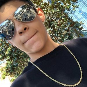 Meet your Posher, Elijah